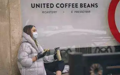 Descubre los increíbles beneficios de las mascarillas de café para tu piel