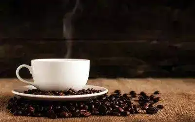 ¿Cuáles son las ventajas y desventajas de tomar café?