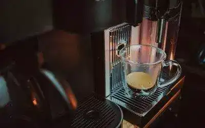 Descubre la experiencia del café perfecto con las cafeteras Nespresso